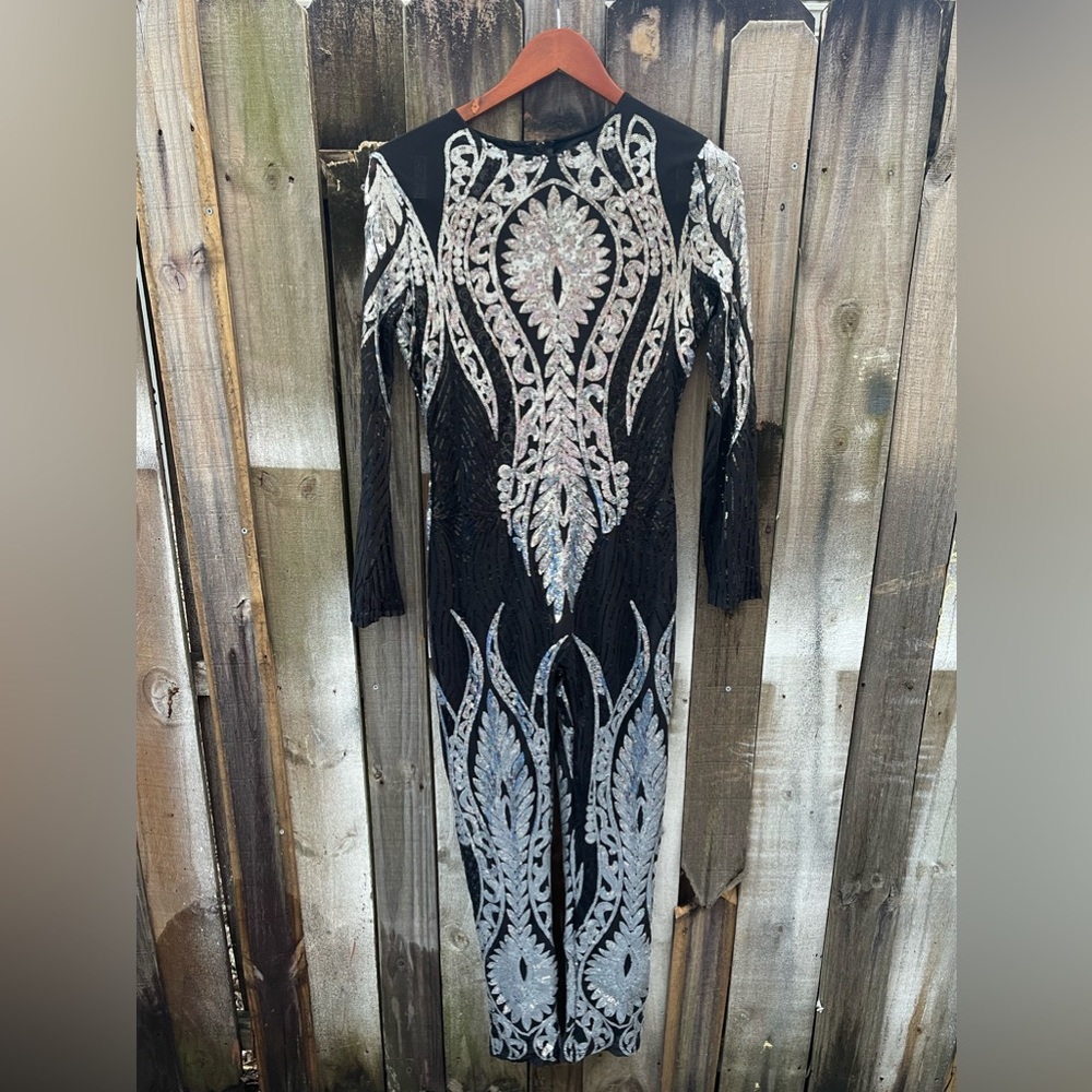 Boutique- L - Embellished/Sequined Full Jumpsuit *Covers all the private areas*